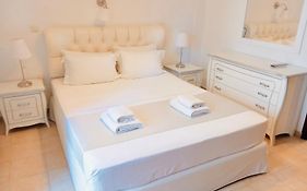 Amaryllis Luxury Rooms